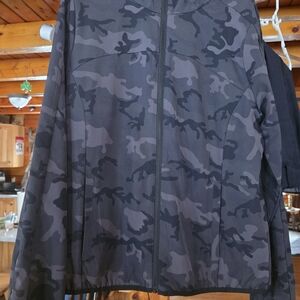 Women's Black/Grey Camo Light WeihZip-Up Jacket